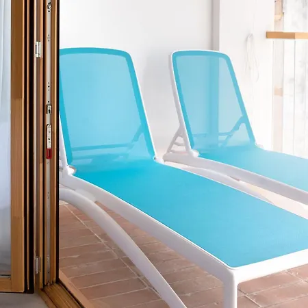 Duplex With Solarium And Pool
